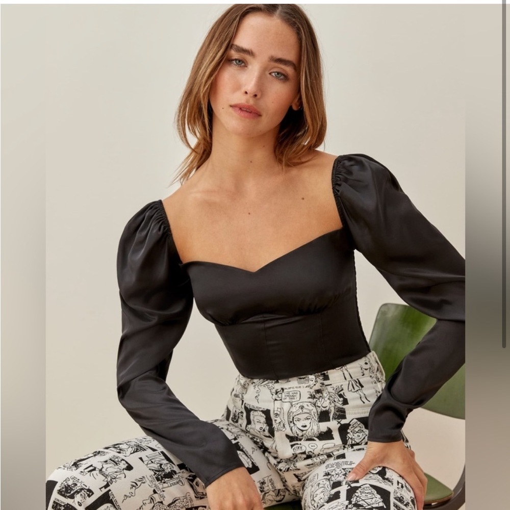 Reformation Roe top Black NWT size 4